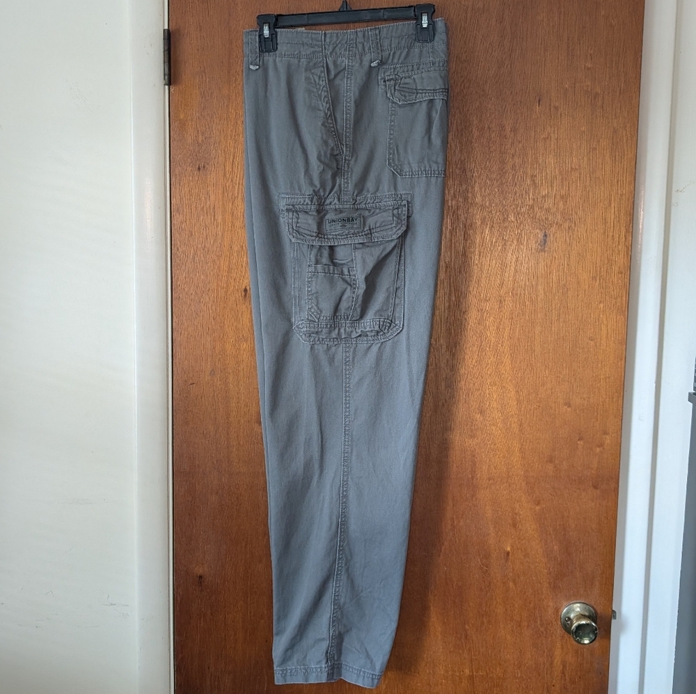 Union Bay Cargo Pants Men's Size 42x32 - Picture 3 of 5